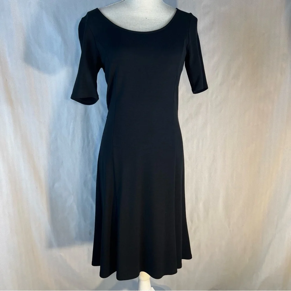 Ann Taylor Little Black Dress Knit Fit & Flare Short Sleeves Classic EUC 6P 👍 - Picture 1 of 7